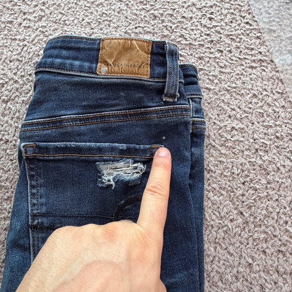 American Eagle Denim Shorts Hi-Rise Shortie 00 Distressed Dark Wash Frayed Hem - Picture 7 of 8